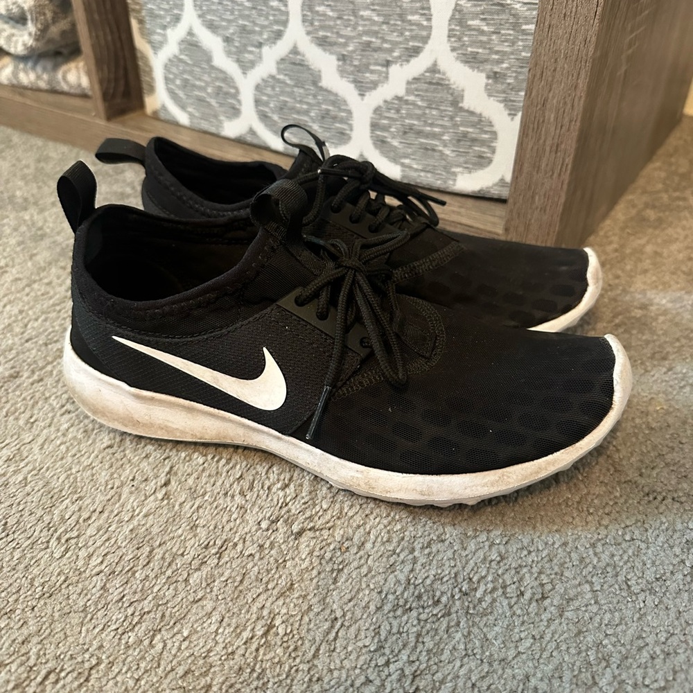 Womans Nike slip on